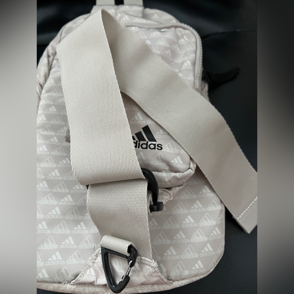 Adidas crossbody backpack - Picture 3 of 3